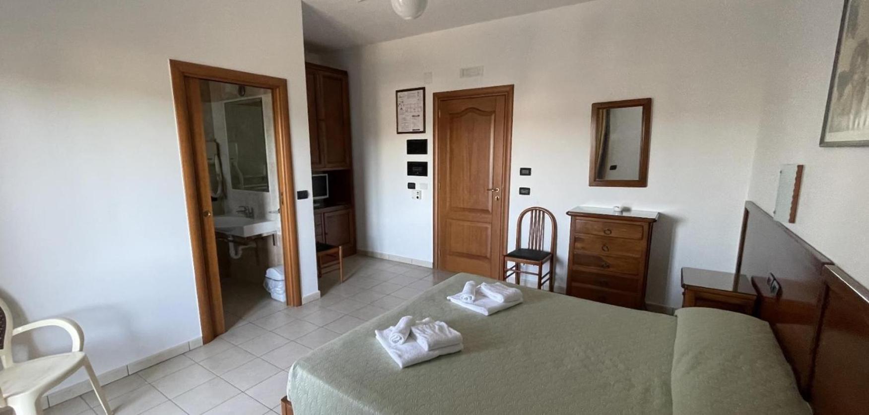 Hotel Dei Bizantini & Villaggio Campo Dei Messapi San Pietro in Bevagna Zewnętrze zdjęcie
